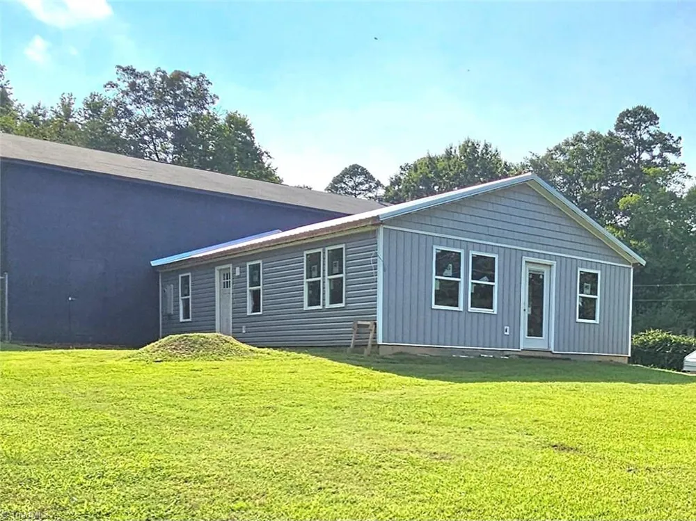 225 8th Avenue New London, NC 28127