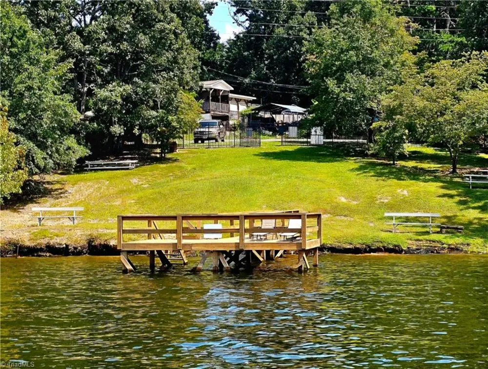 225 8th Avenue New London, NC 28127