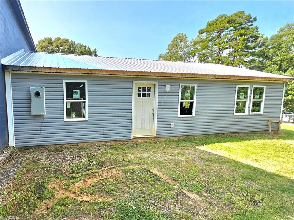 225 8th Avenue New London, NC 28127