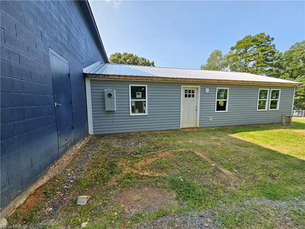 225 8th Avenue New London, NC 28127