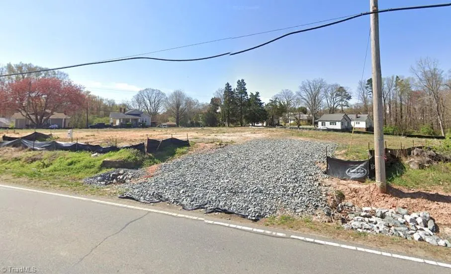 905 Oak Summit Road Winston-Salem, NC 27105