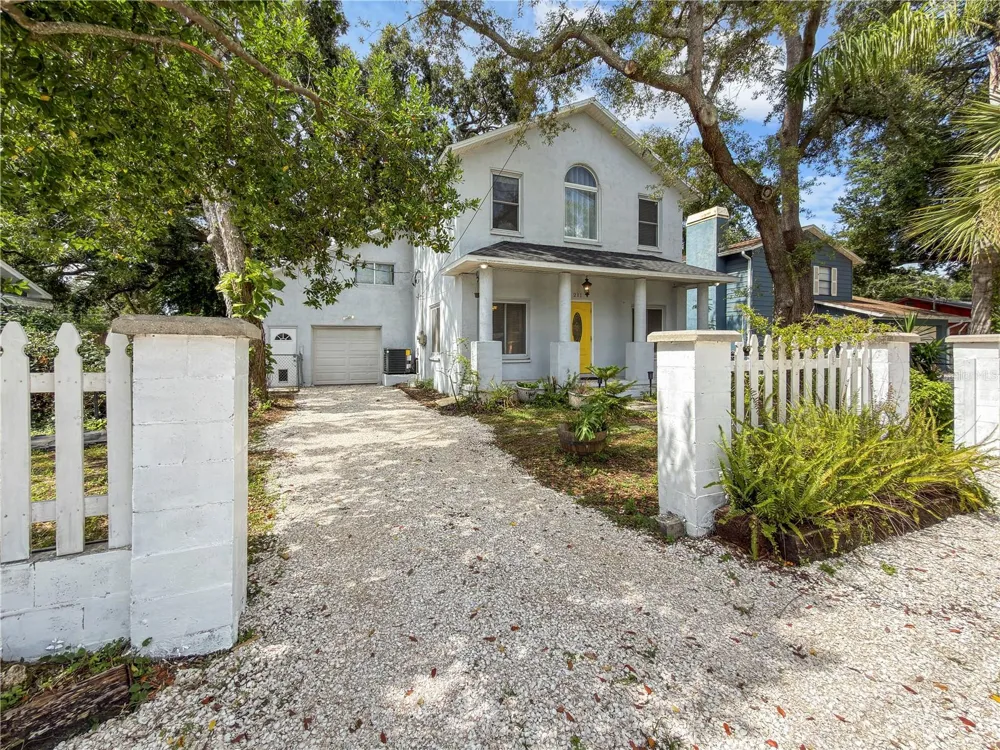 211 E 131ST AVENUE Tampa, FL 33612