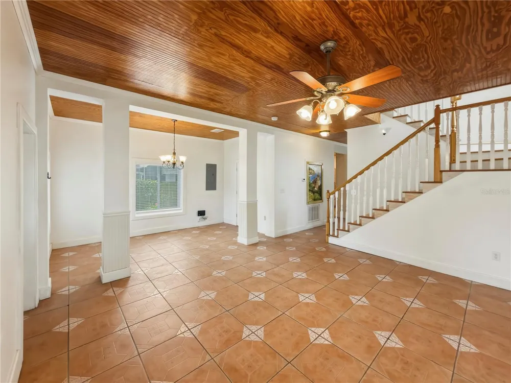 211 E 131ST AVENUE Tampa, FL 33612