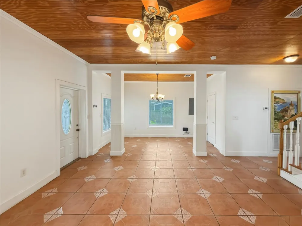 211 E 131ST AVENUE Tampa, FL 33612