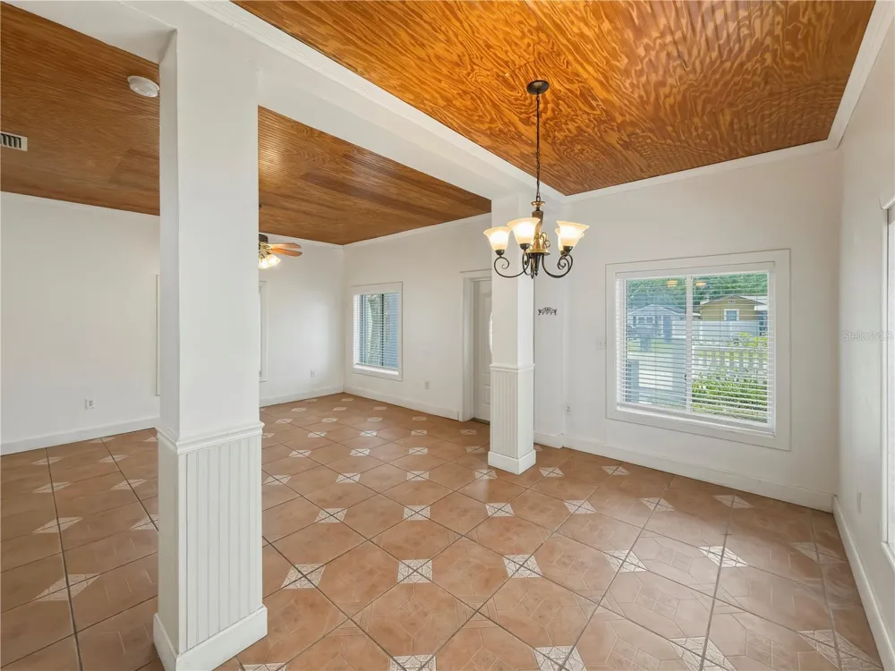 211 E 131ST AVENUE Tampa, FL 33612