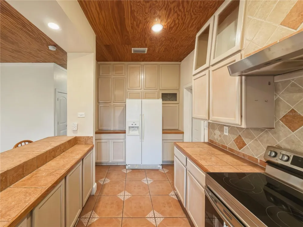 211 E 131ST AVENUE Tampa, FL 33612