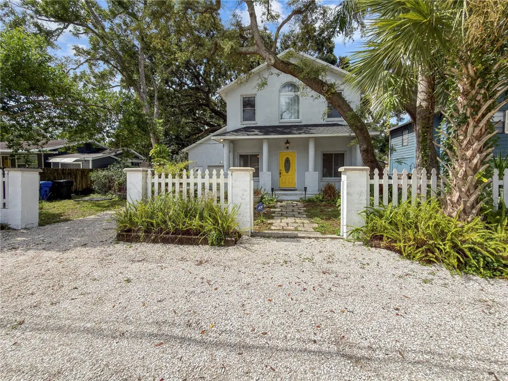 211 E 131ST AVENUE Tampa, FL 33612