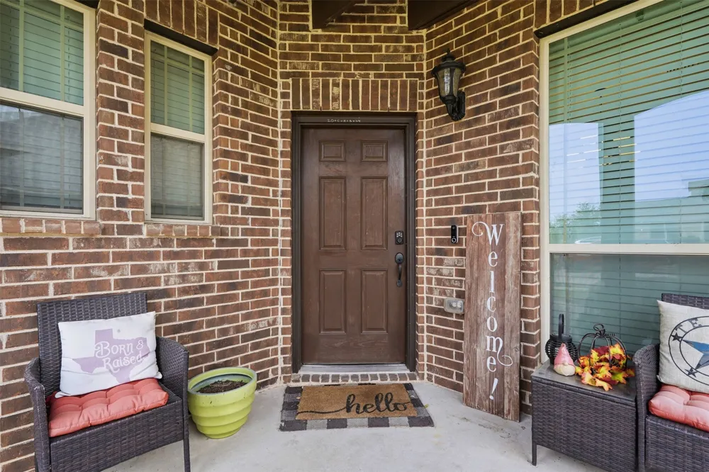 1112 Bear Oak Drive Burleson, TX 76028