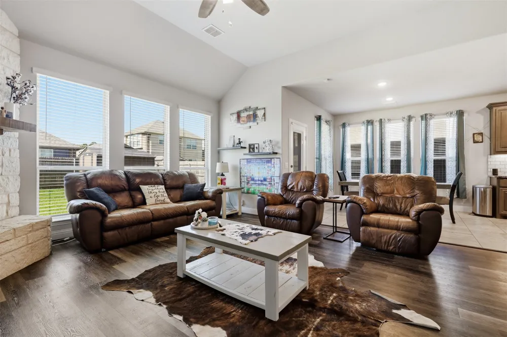 1112 Bear Oak Drive Burleson, TX 76028
