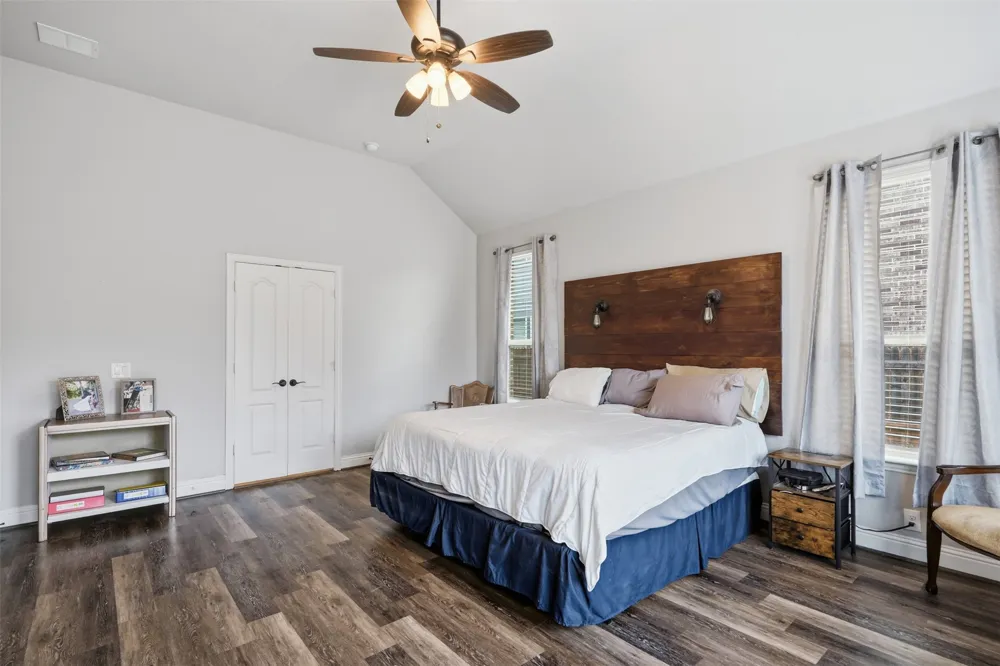 1112 Bear Oak Drive Burleson, TX 76028