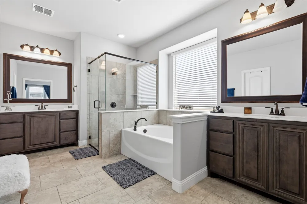 1112 Bear Oak Drive Burleson, TX 76028