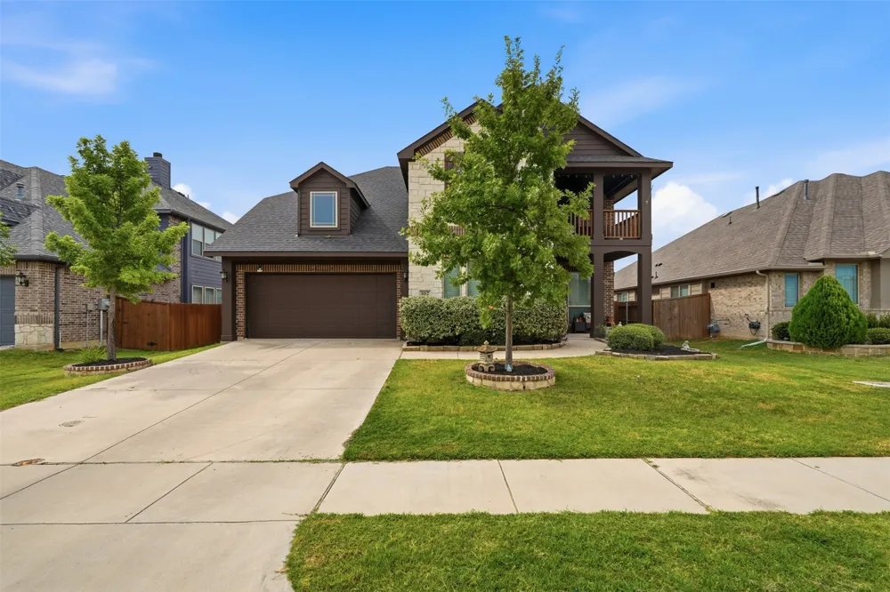 1112 Bear Oak Drive Burleson, TX 76028