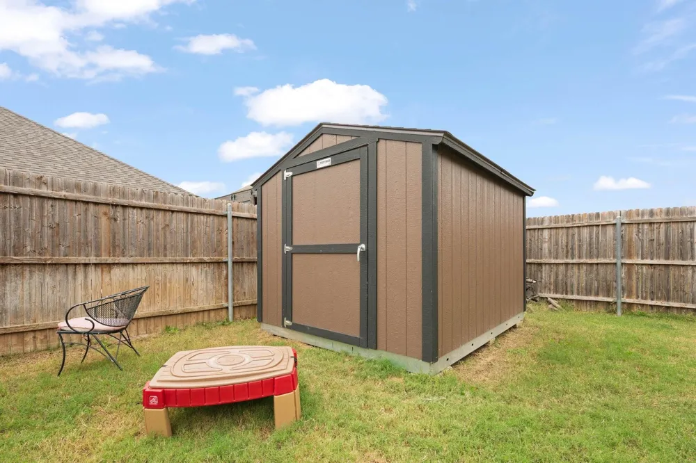 1112 Bear Oak Drive Burleson, TX 76028