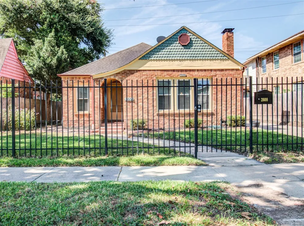 2608 Rosewood Street Houston, TX 77004