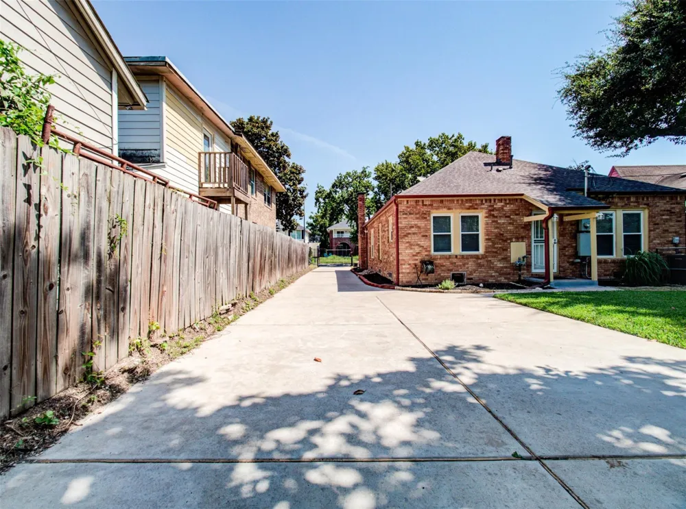 2608 Rosewood Street Houston, TX 77004