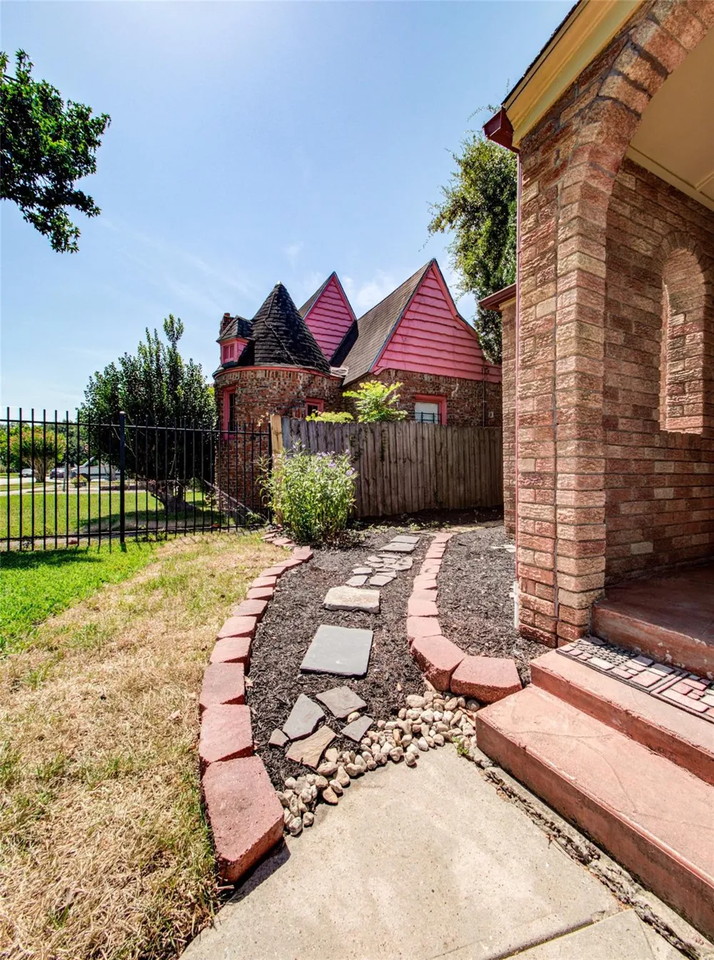 2608 Rosewood Street Houston, TX 77004