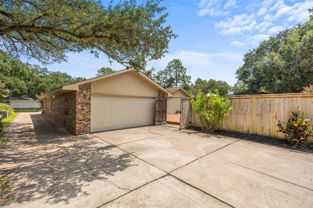 15410 Cobre Valley Drive Houston, TX 77062