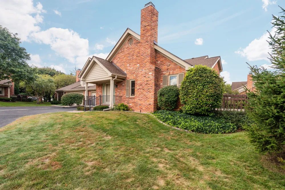 10 Oxford Court Dearborn, MI 48124