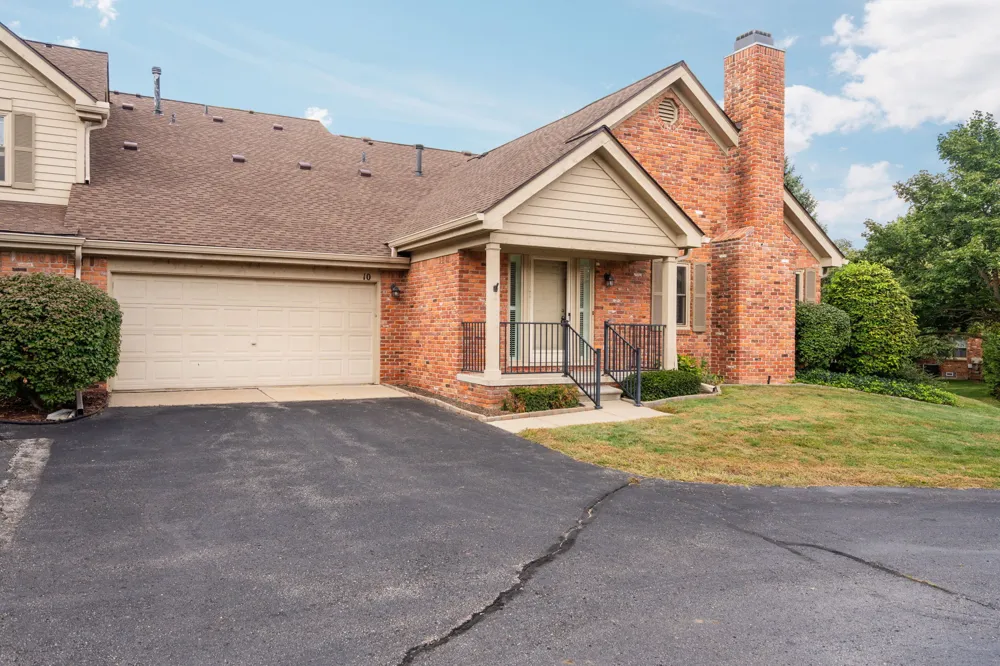 10 Oxford Court Dearborn, MI 48124
