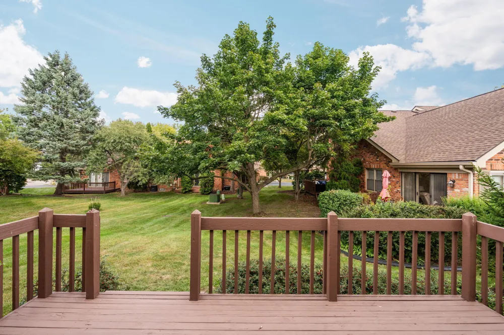 10 Oxford Court Dearborn, MI 48124