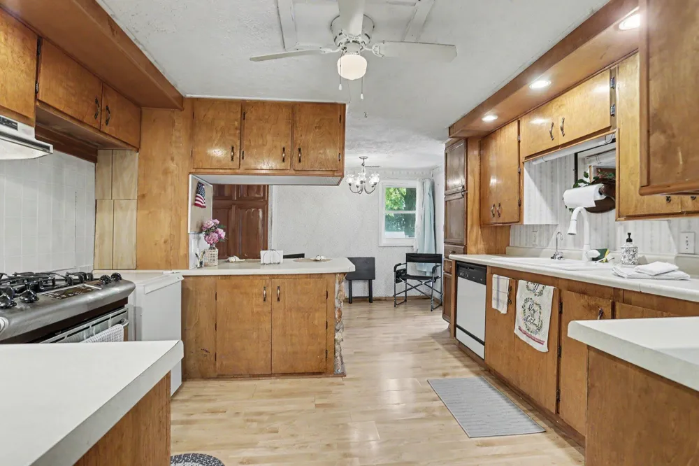 24156 Banker Street Sturgis, MI 49091