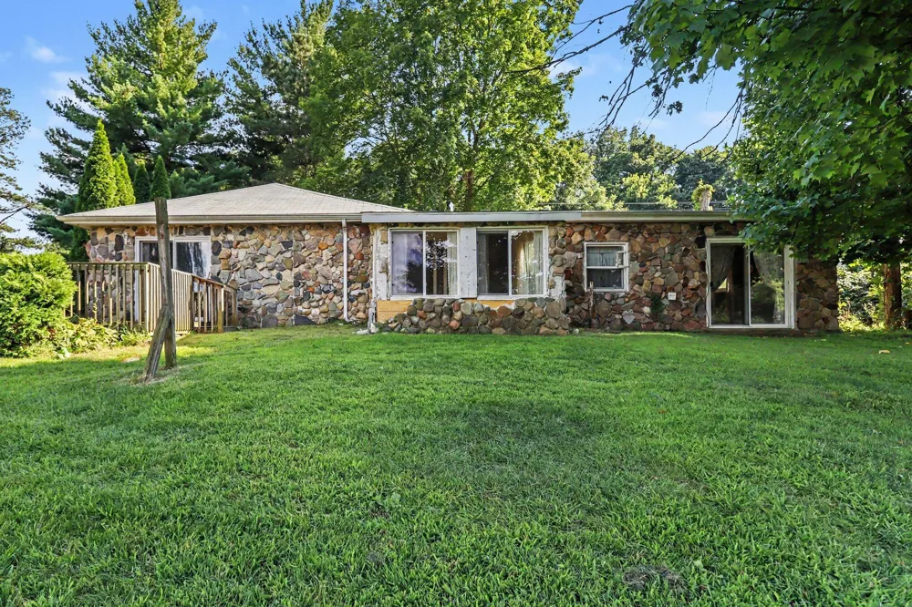 24156 Banker Street Sturgis, MI 49091