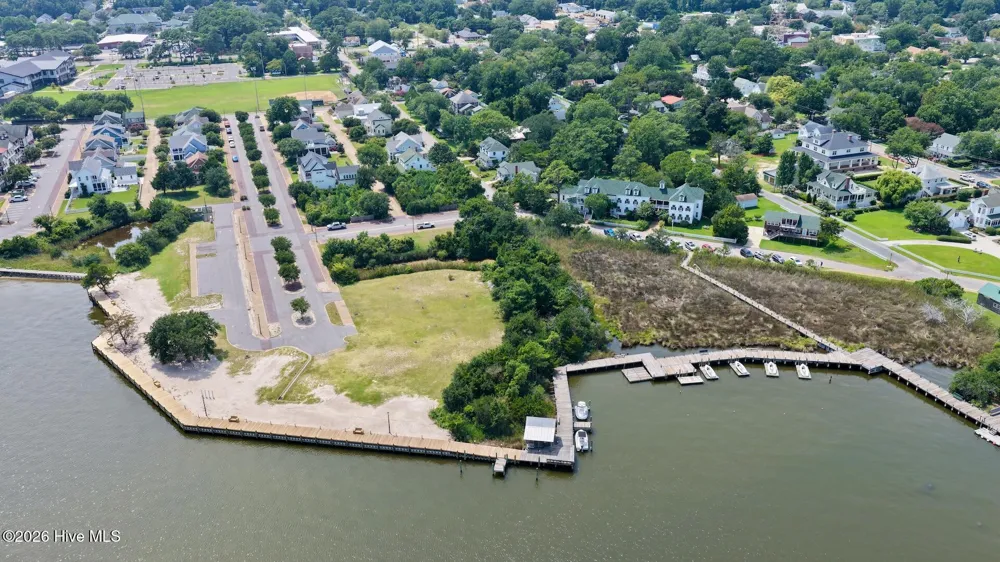 330 Fernando Street Manteo, NC 27954