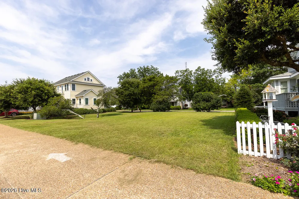 330 Fernando Street Manteo, NC 27954