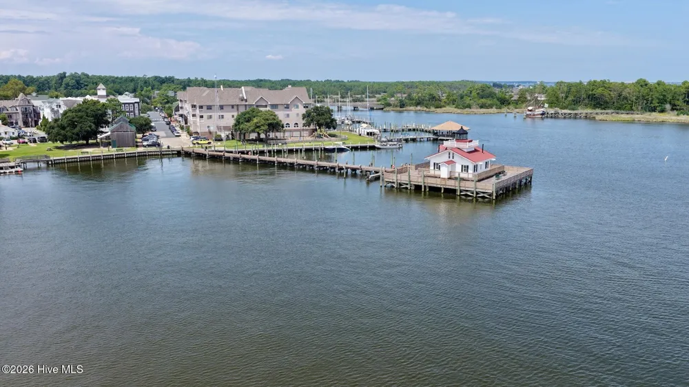 330 Fernando Street Manteo, NC 27954