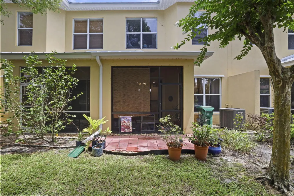6179 NW Helmsdale Way Port St. Lucie, FL 34983