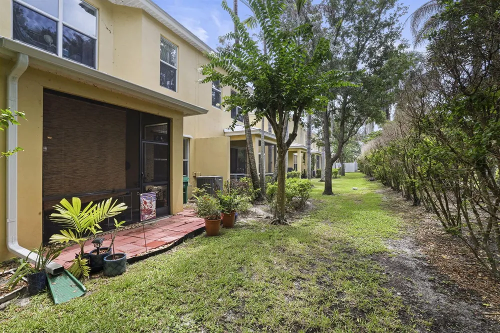 6179 NW Helmsdale Way Port St. Lucie, FL 34983