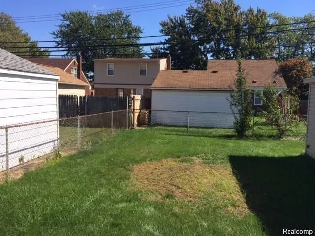 9873 Carter Avenue Allen Park City, MI 48101