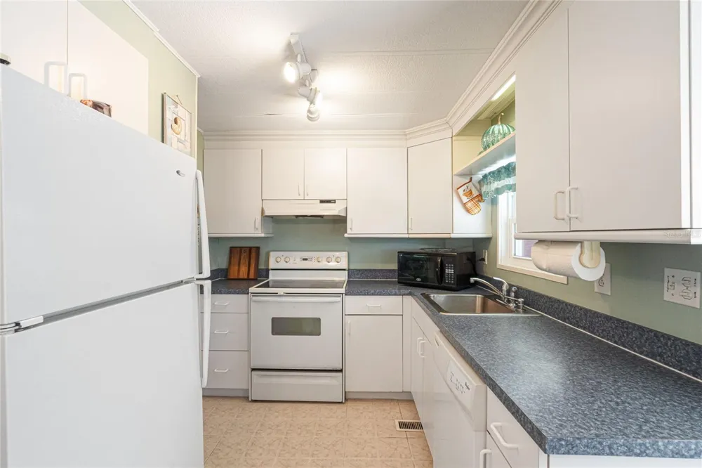 700 FAIRMOUNT DRIVE North Port, FL 34287