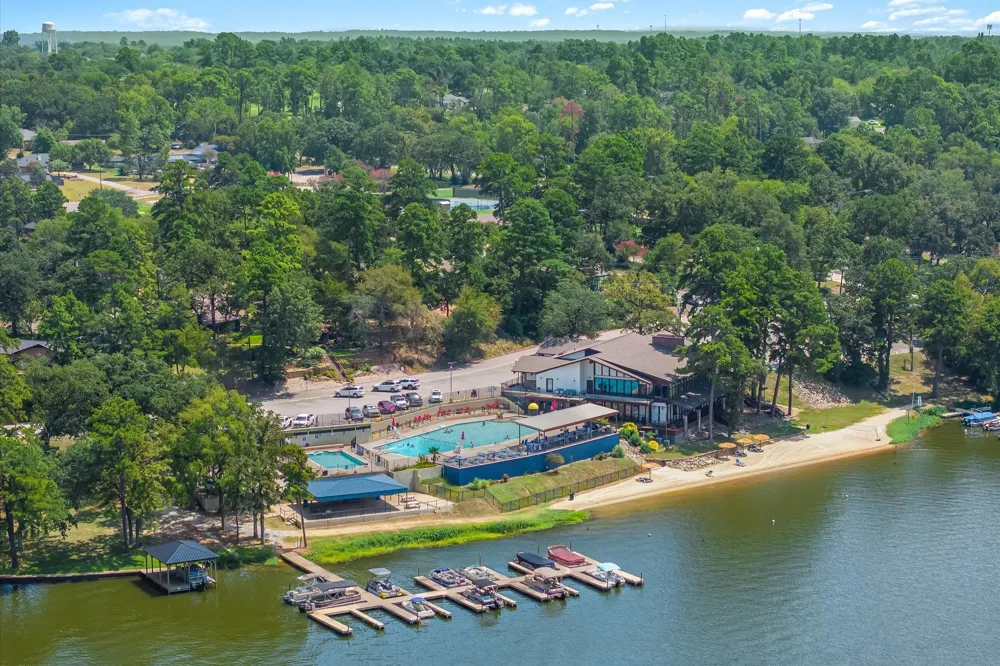 1428 Lakeshore Hideaway, TX 75771