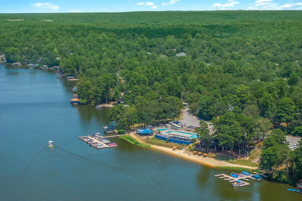 1428 Lakeshore Hideaway, TX 75771