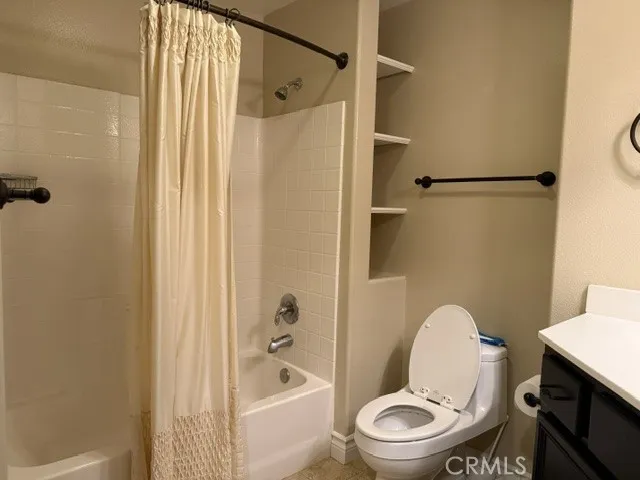 27021 Channel Lane #19 Valencia, CA 91355