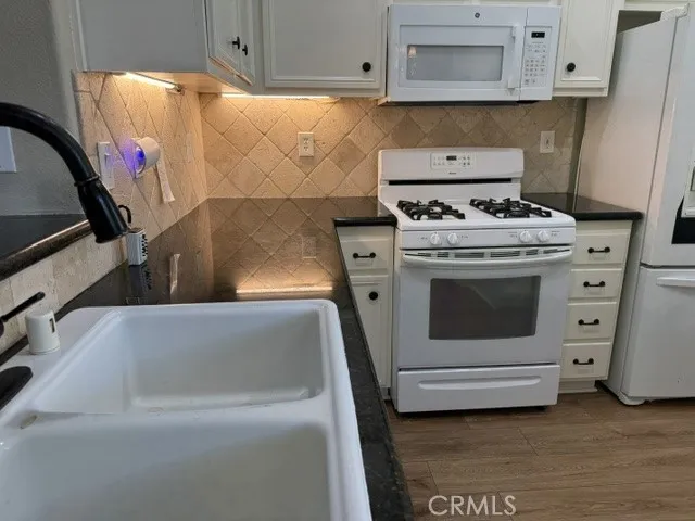 27021 Channel Lane #19 Valencia, CA 91355
