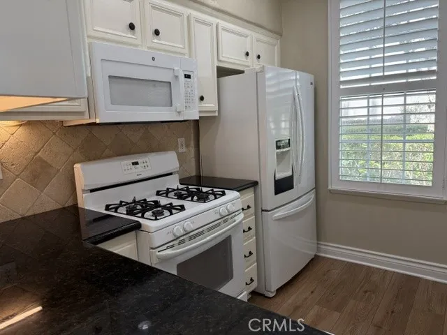 27021 Channel Lane #19 Valencia, CA 91355