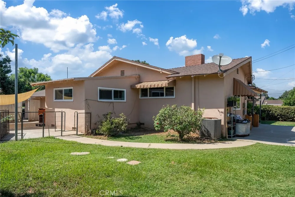 614 S Acacia West Covina, CA 91791