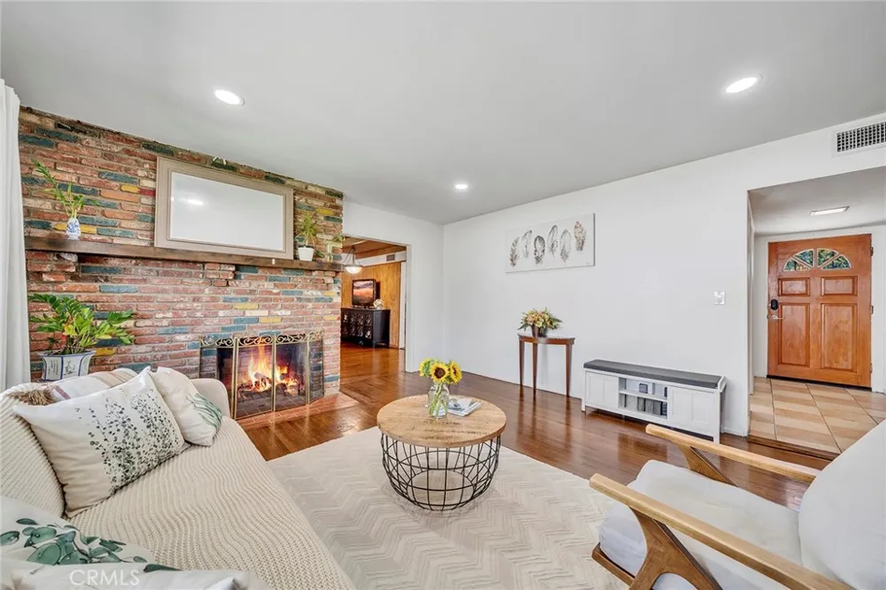 614 S Acacia West Covina, CA 91791