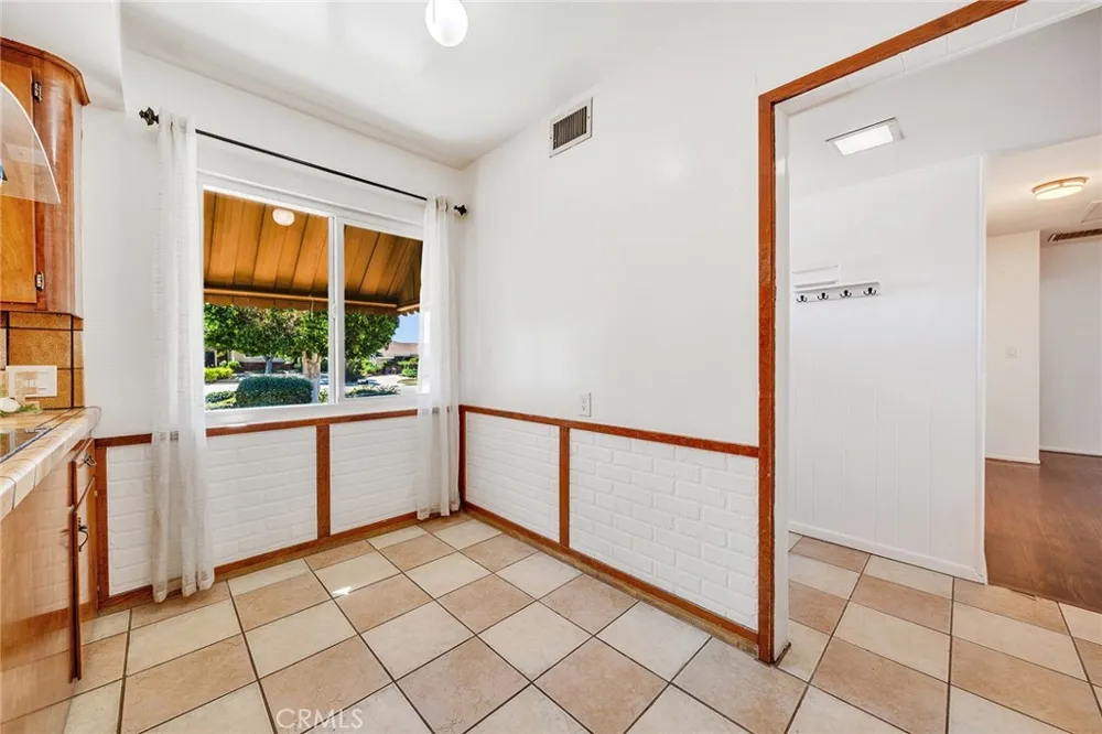 614 S Acacia West Covina, CA 91791