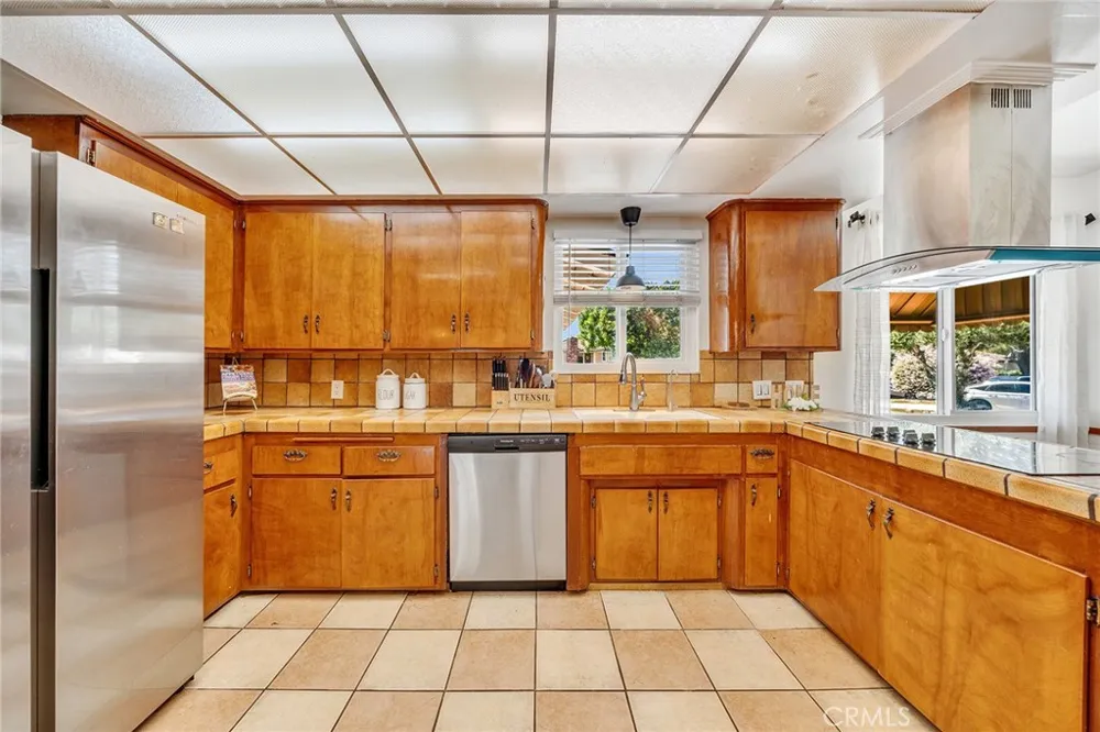 614 S Acacia West Covina, CA 91791