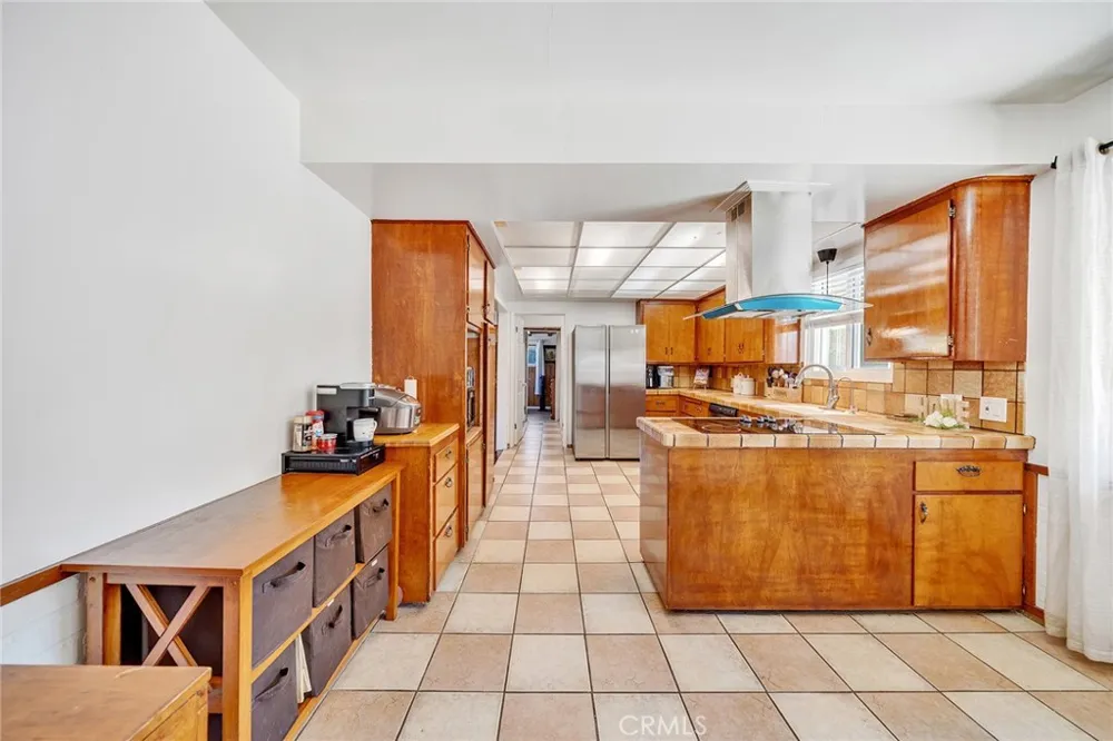 614 S Acacia West Covina, CA 91791