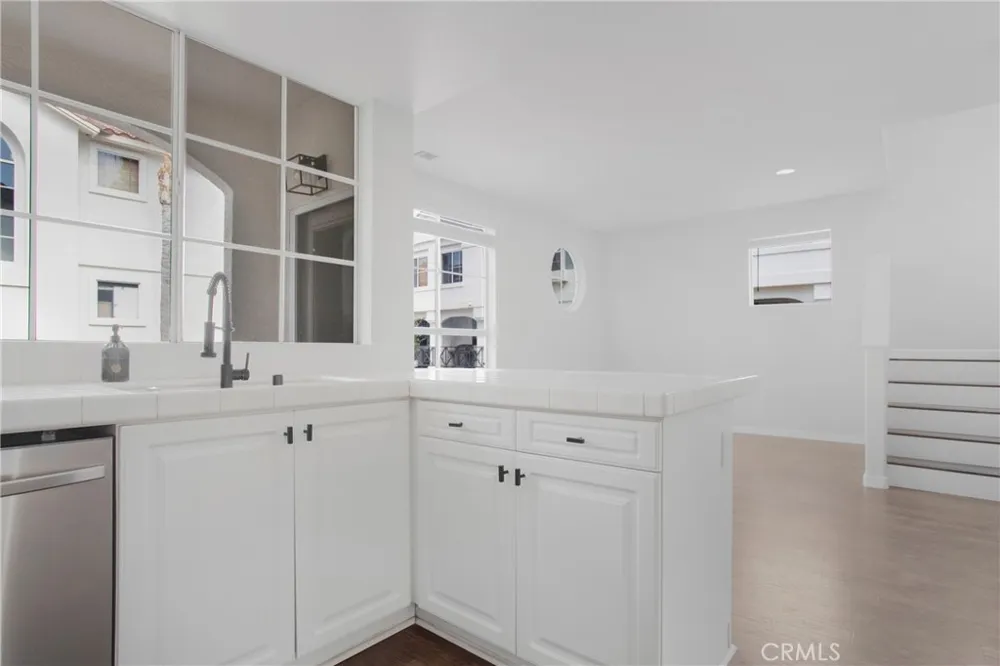 5415 Marine Avenue Hawthorne, CA 90260