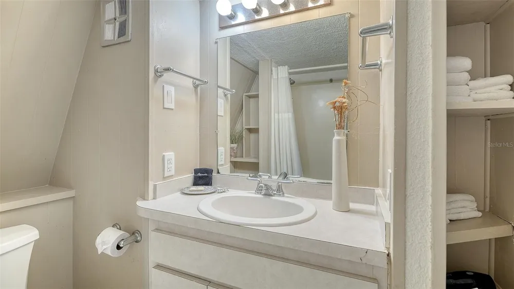 3453 GULF OF MEXICO DRIVE #200 Longboat Key, FL 34228
