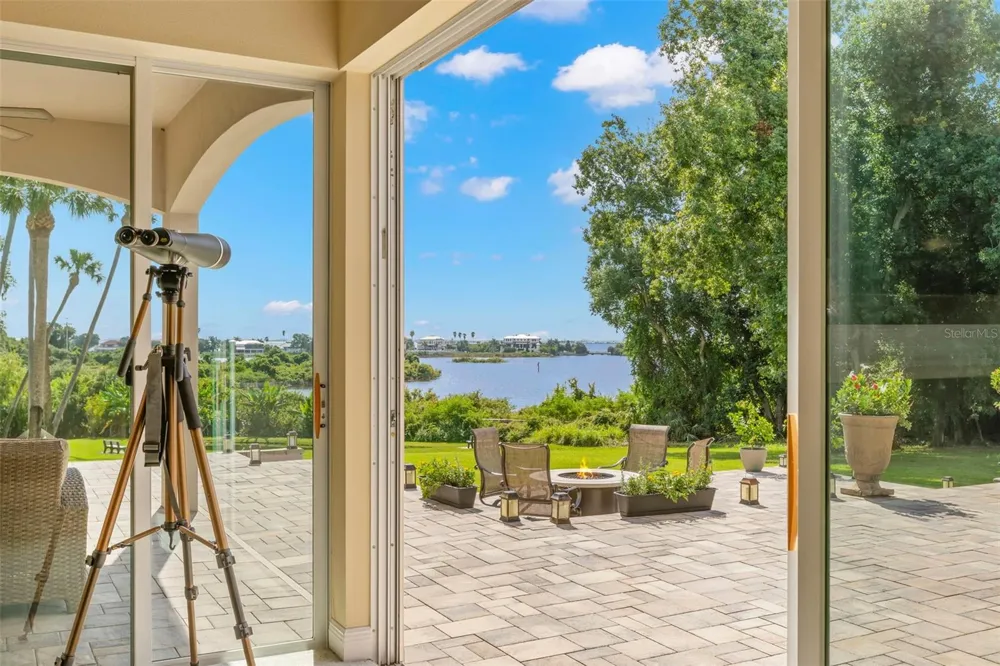 950 14TH AVENUE S Safety Harbor, FL 34695