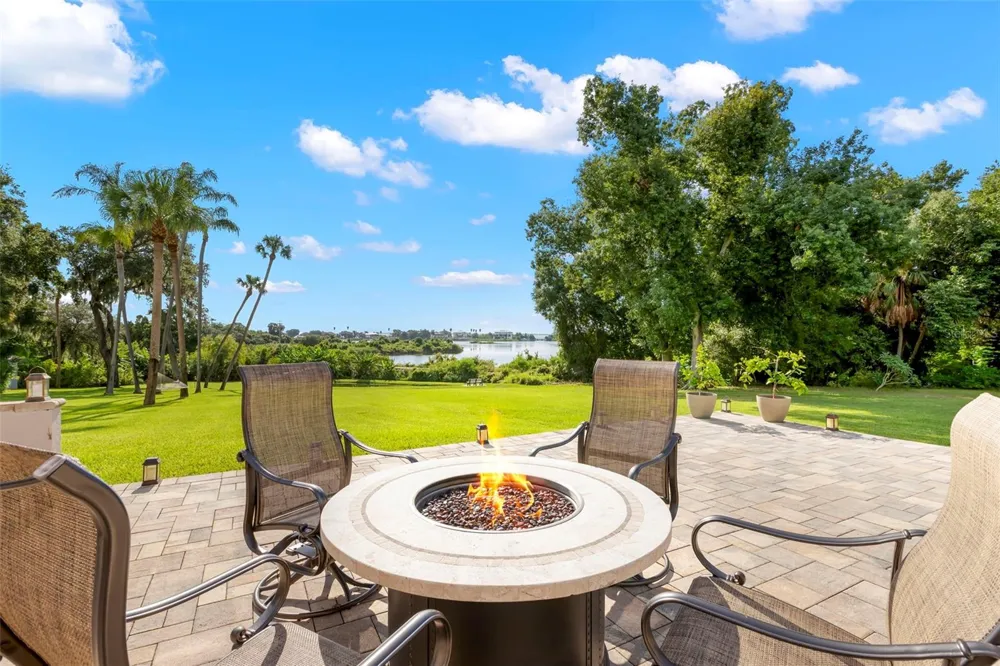 950 14TH AVENUE S Safety Harbor, FL 34695