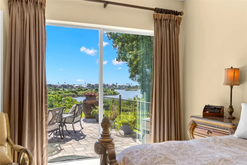 950 14TH AVENUE S Safety Harbor, FL 34695