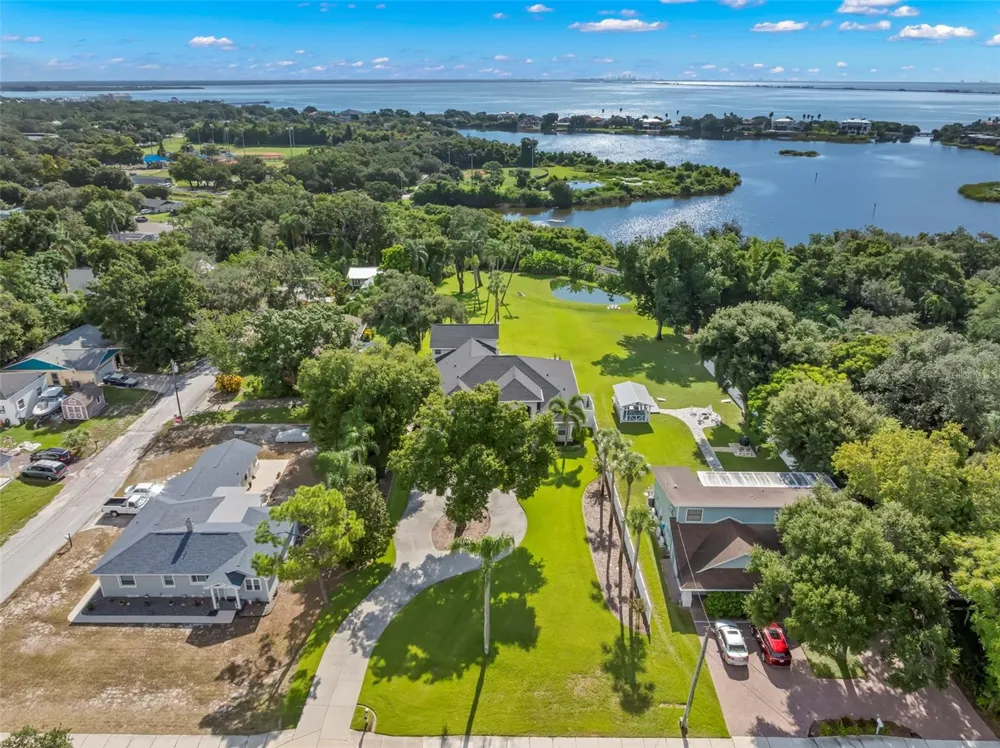 950 14TH AVENUE S Safety Harbor, FL 34695