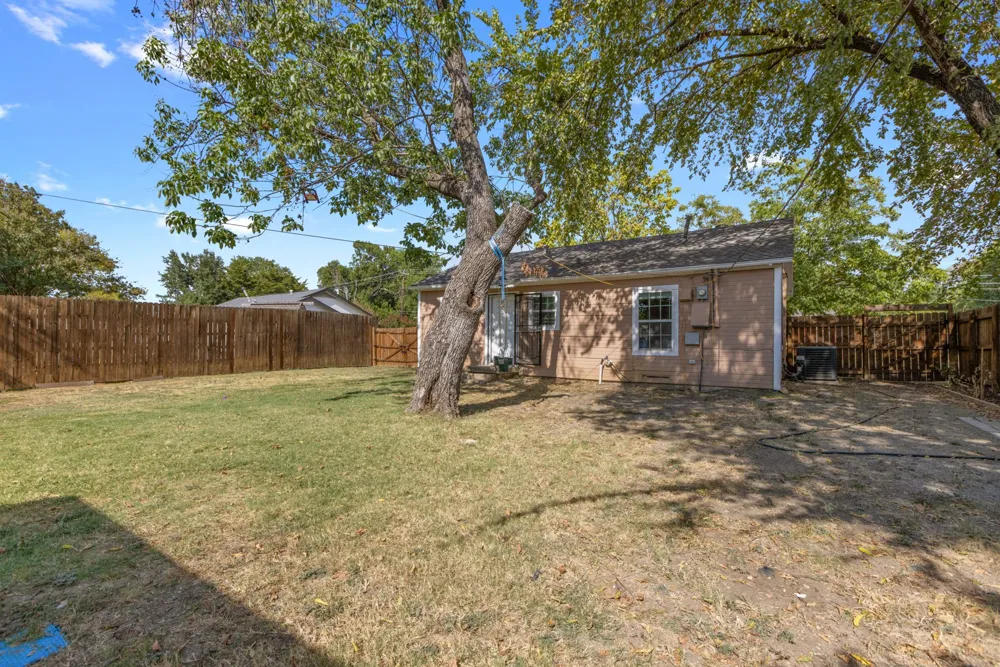 1001 S 5th Street Garland, TX 75040
